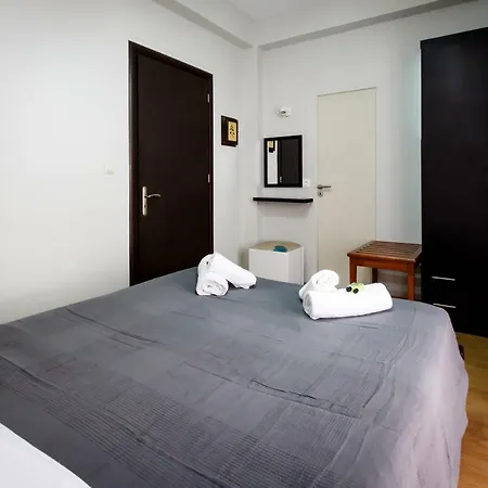 Teo Vivi Maizonette * זקינטוס טאון